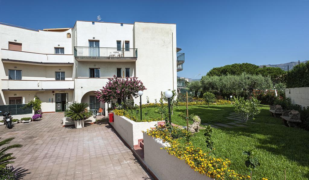 Villa Collina Giardini-Naxos Kültér fotó