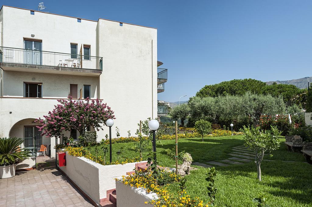 Villa Collina Giardini-Naxos Kültér fotó