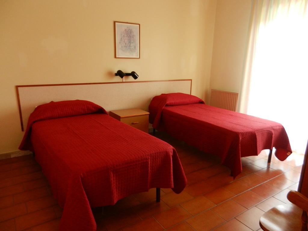 Villa Collina Giardini-Naxos Szoba fotó