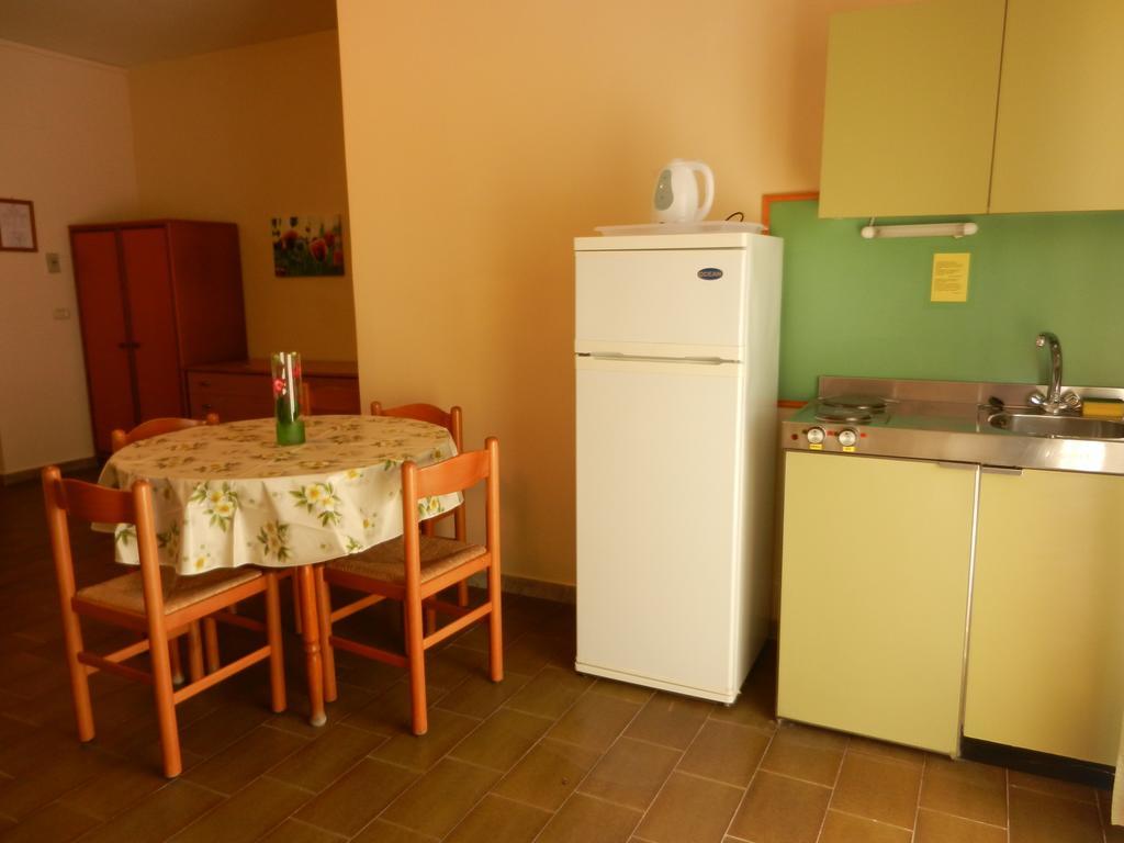 Villa Collina Giardini-Naxos Szoba fotó