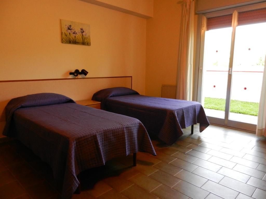 Villa Collina Giardini-Naxos Szoba fotó