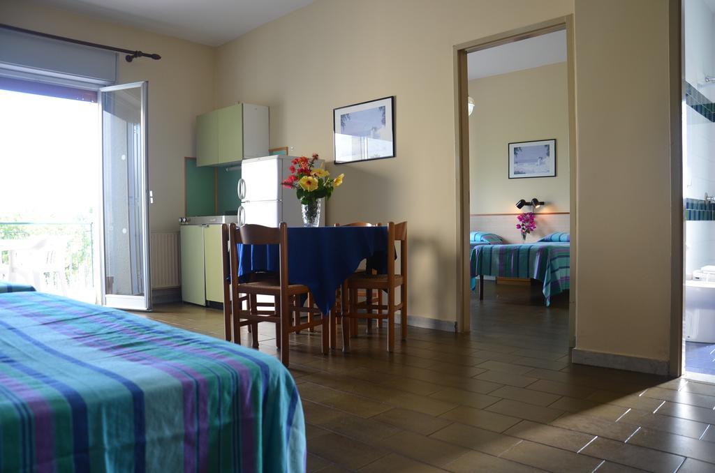 Villa Collina Giardini-Naxos Szoba fotó
